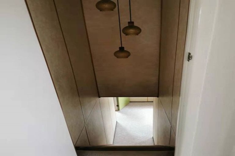 Photo of property in 316 Wairau Road, Glenfield, Auckland, 0629