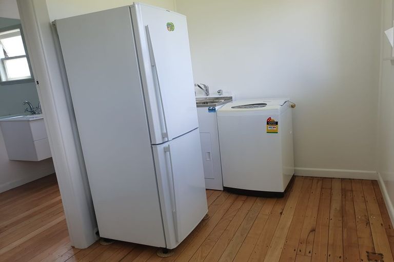 Photo of property in 13 Kawakawa Bay Coast Road, Kawakawa Bay, Papakura, 2585