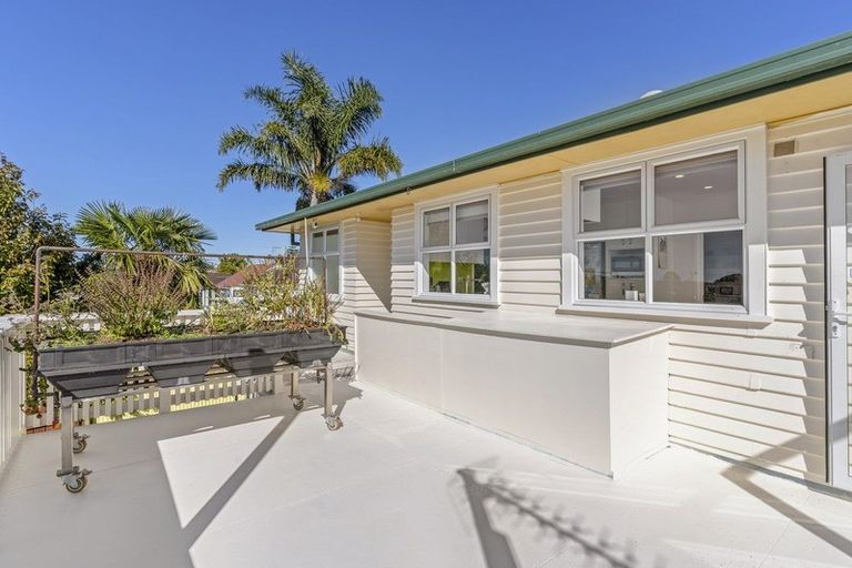 Photo of property in 30 Gardner Avenue, New Lynn, Auckland, 0600