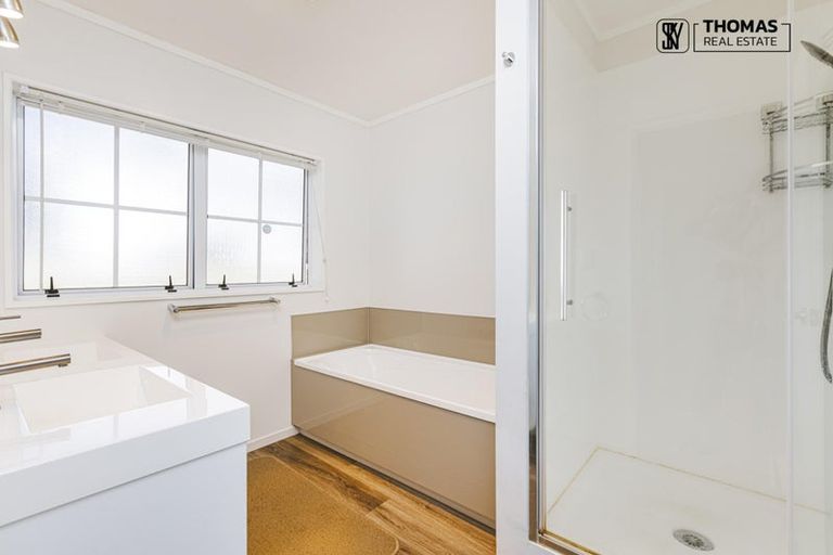 Photo of property in 2/2 Tampin Road, Hillpark, Auckland, 2102