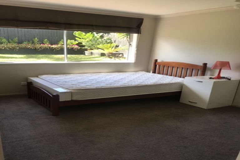Photo of property in 10 Tercel Place, Sunnyhills, Auckland, 2010