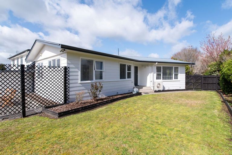 Photo of property in 10 Turquoise Place, Pukehangi, Rotorua, 3015