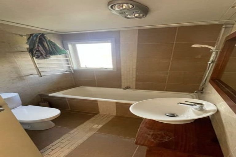 Photo of property in 11 Quiet Street, Te Atatu South, Auckland, 0610