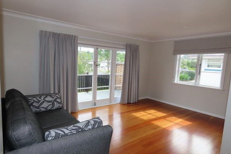 Photo of property in 9 Glengarry Road, Glen Eden, Auckland, 0602