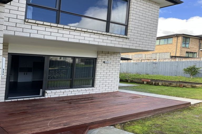 Photo of property in 5 Korihi Drive, Swanson, Auckland, 0614