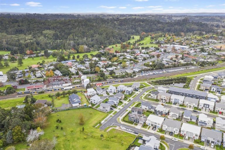 Photo of property in 39 Forbes Mccammon Drive, Swanson, Auckland, 0614