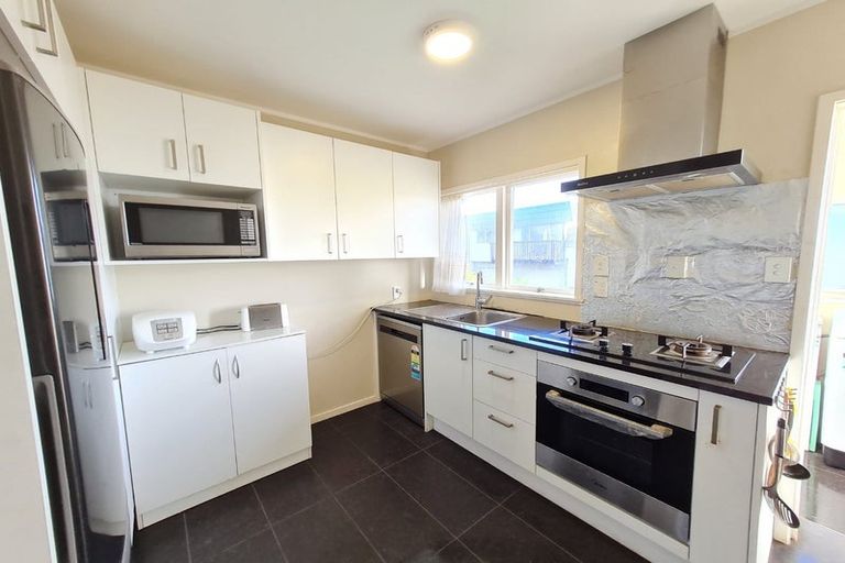 Photo of property in 2/6 Hart Road, Hauraki, Auckland, 0622