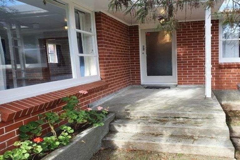 Photo of property in 158 Stokes Valley Road, Stokes Valley, Lower Hutt, 5019