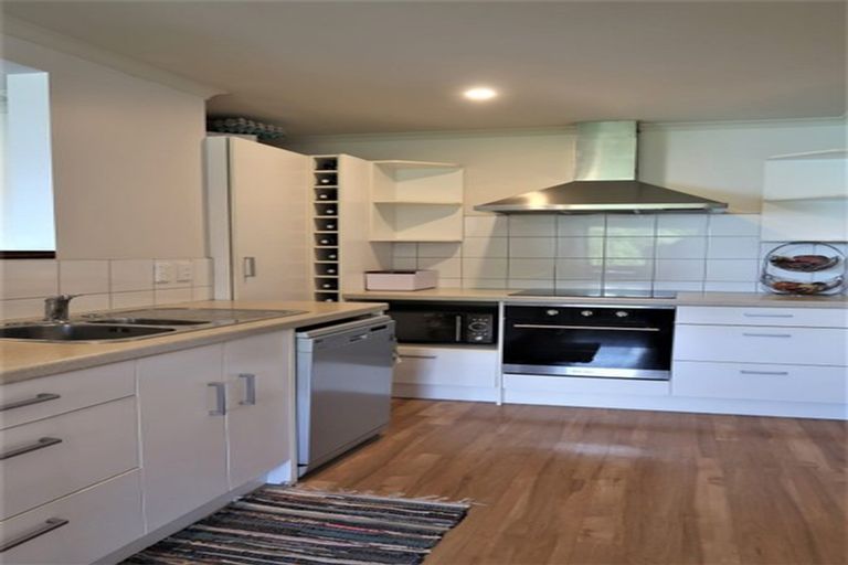 Photo of property in Onslow Heights, 17h Onslow Road, Khandallah, Wellington, 6035