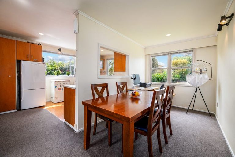 Photo of property in 9 Boler Place, New Lynn, Auckland, 0600