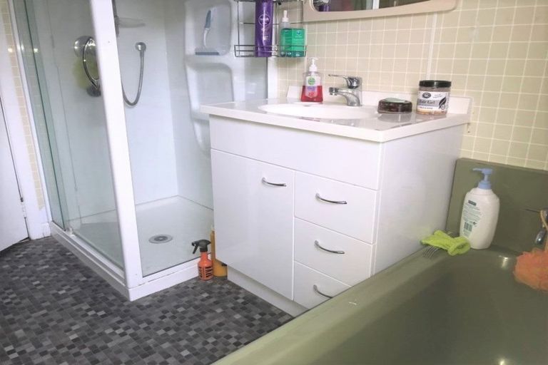 Photo of property in 1 Truby King Street, Merrilands, New Plymouth, 4312