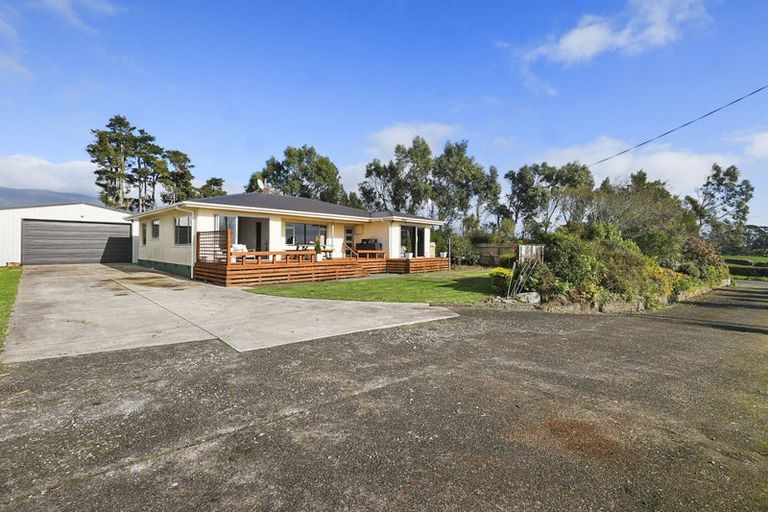 Photo of property in 1467 Mangorei Road, Mangorei, New Plymouth, 4371