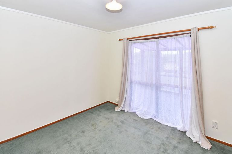 Photo of property in 7 Moncrieff Avenue, Clendon Park, Auckland, 2103