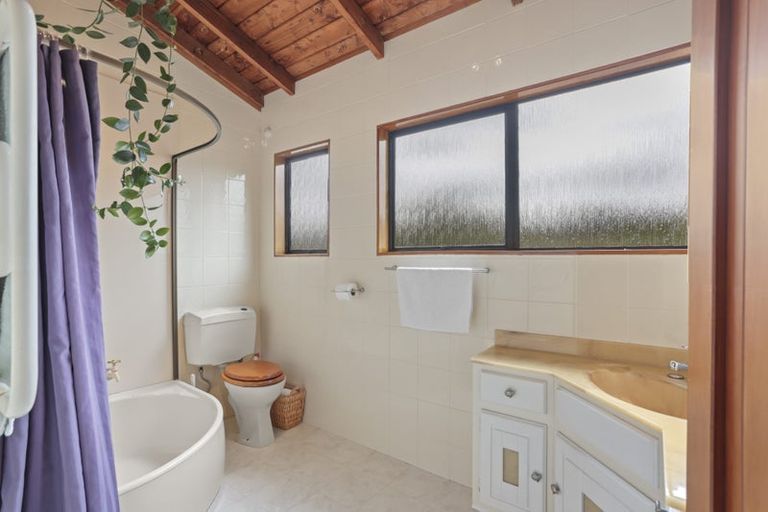 Photo of property in 2/12 Evans Road, Glen Eden, Auckland, 0602