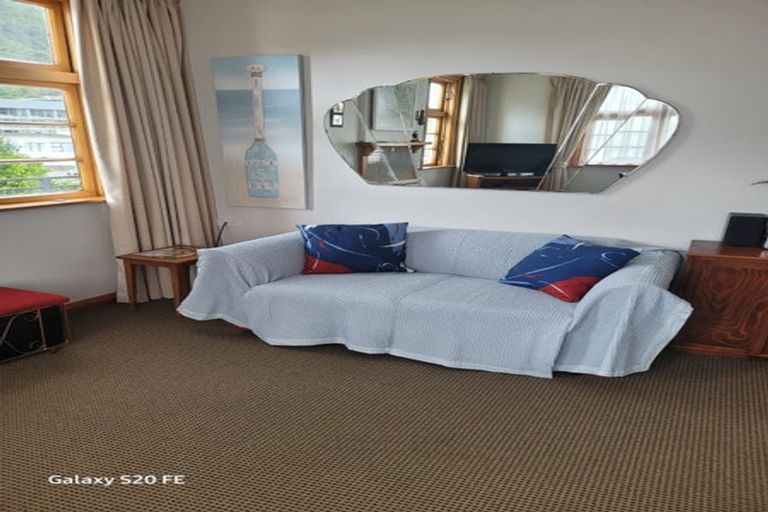 Photo of property in 11-19 Wellington Street, Picton, 7220
