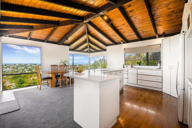 Photo of property in 2/194 Glenvar Road, Torbay, Auckland, 0630