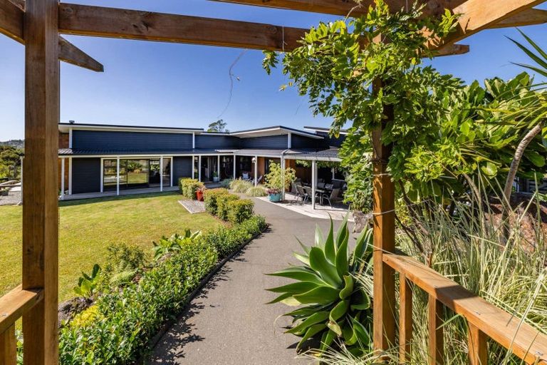 Photo of property in 65 Jamesons Esplanade, Haruru, 0204