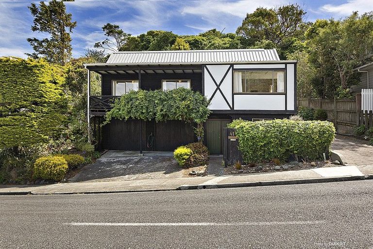 Photo of property in 41 Amapur Drive, Khandallah, Wellington, 6035