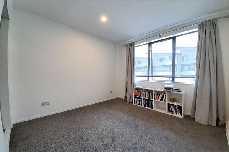 Photo of property in 17 Moki Place, Long Bay, Auckland, 0630