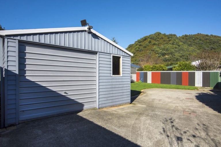Photo of property in 54c Devon Street, Picton, 7220