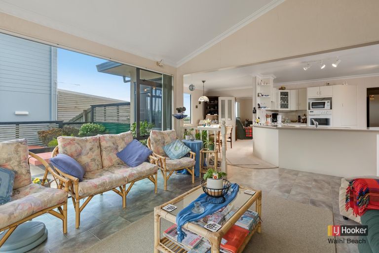 Photo of property in 142 Seaforth Road, Waihi Beach, 3611