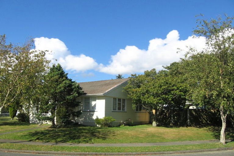 Photo of property in 24 Bonnie Glen Crescent, Ebdentown, Upper Hutt, 5018