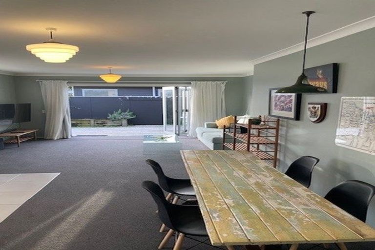 Photo of property in 30 Downe Street, New Plymouth, 4310