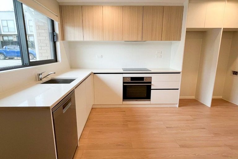 Photo of property in 5 Tukari Lane, Mangere Bridge, Auckland, 2022