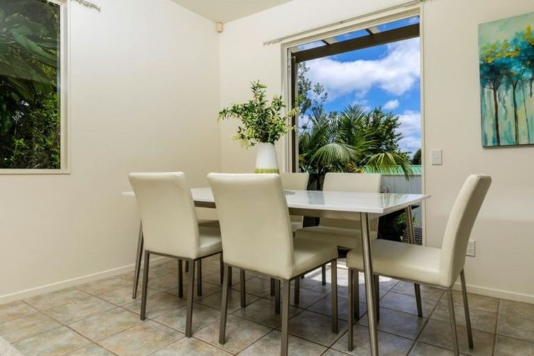 Photo of property in 10a Shiloh Way, Greenhithe, Auckland, 0632