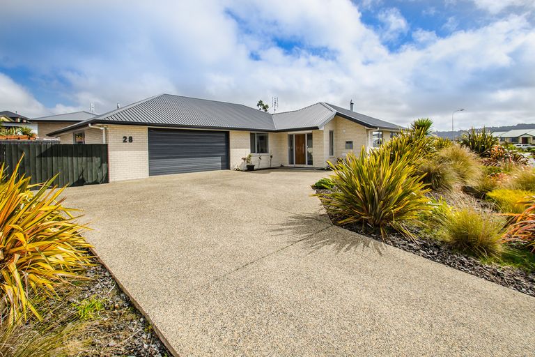 Photo of property in 28 Severn Street, Green Island, Dunedin, 9018