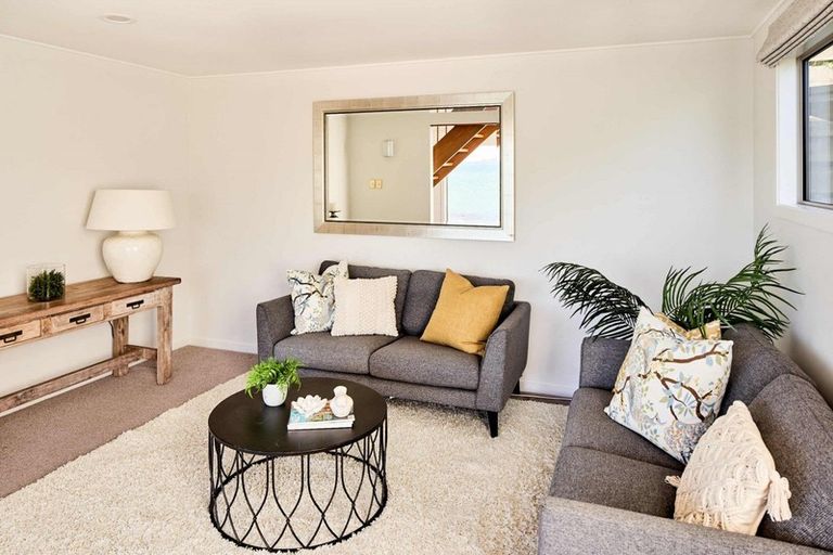 Photo of property in 21 Moana Road, Plimmerton, Porirua, 5026