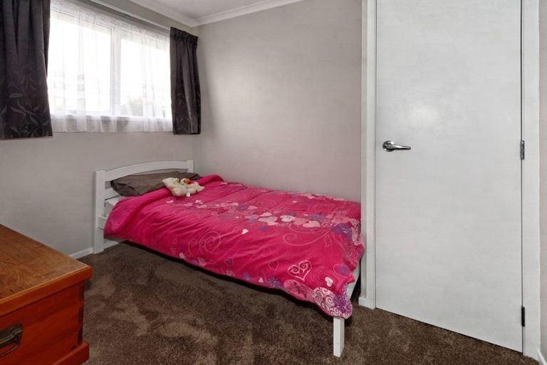 Photo of property in 1/181 Waimumu Road, Massey, Auckland, 0614