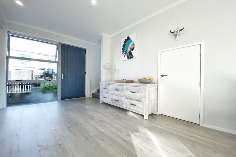 Photo of property in 18 Rangihina Road, Hobsonville, Auckland, 0616