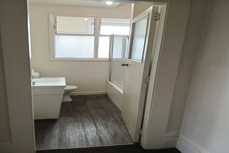 Photo of property in 1/605 Barbadoes Street, Edgeware, Christchurch, 8013