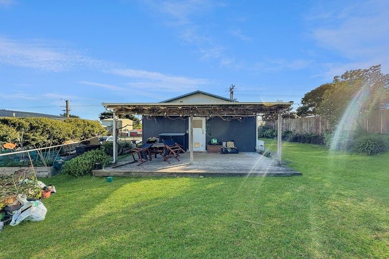 Photo of property in 110 Park Avenue, Waitarere Beach, Levin, 5510