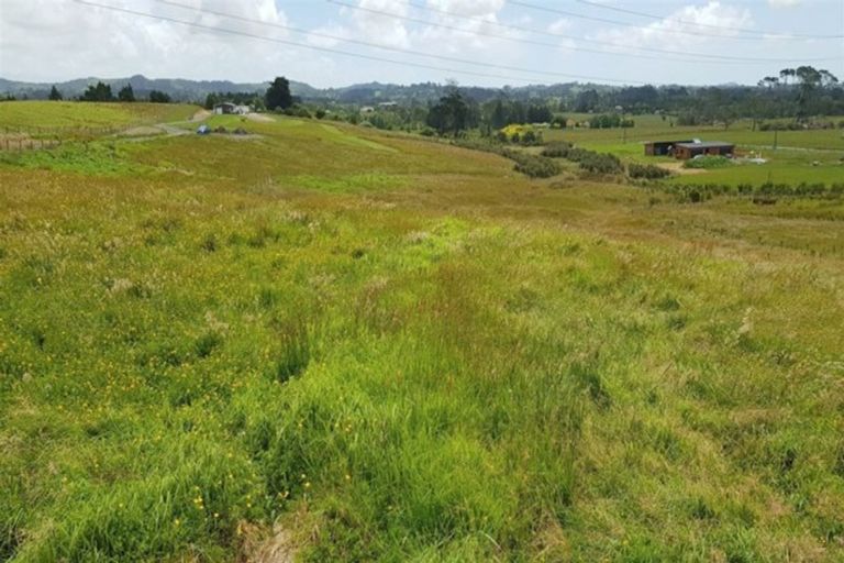 Photo of property in 141 Nixon Road, Taupaki, 0782