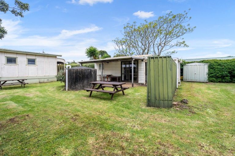 Photo of property in 11 Ringer Avenue, Matapouri, Whangarei, 0173