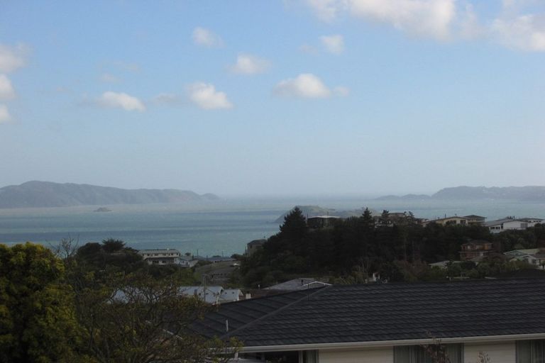 Photo of property in 8 Aspen Grove, Maungaraki, Lower Hutt, 5010