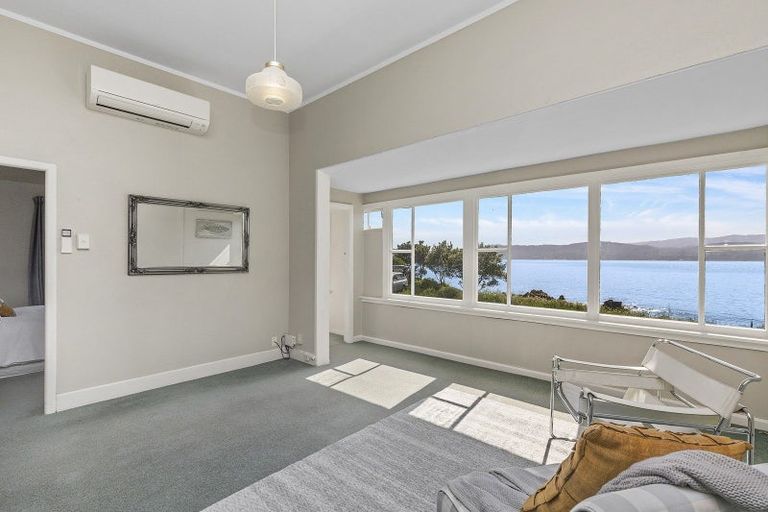 Photo of property in 135 Marine Parade, Seatoun, Wellington, 6022