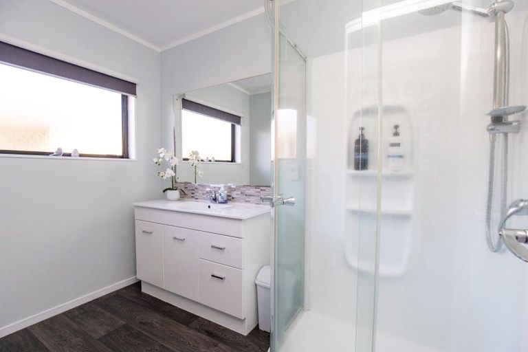 Photo of property in 9a Walton Place, Ngatea, 3503