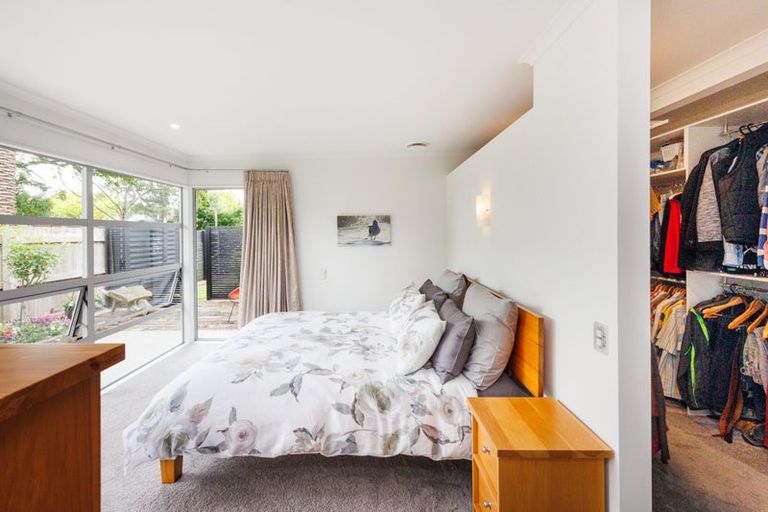 Photo of property in 6 The Oaks, Awapuni, Palmerston North, 4412