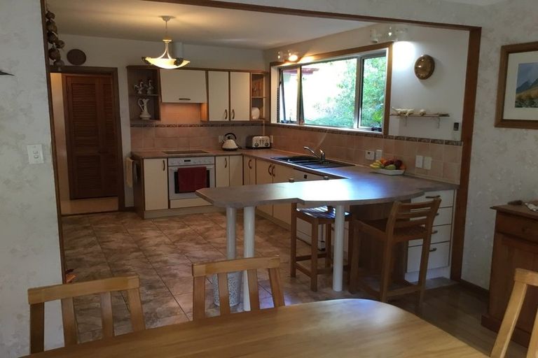 Photo of property in 25 Wyndham Road, Pinehaven, Upper Hutt, 5019