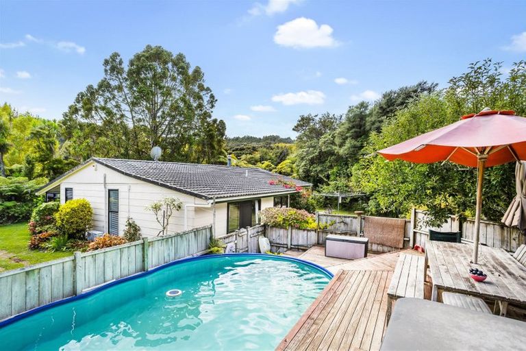 Photo of property in 100 Bethells Road, Waitakere, Henderson, 0781