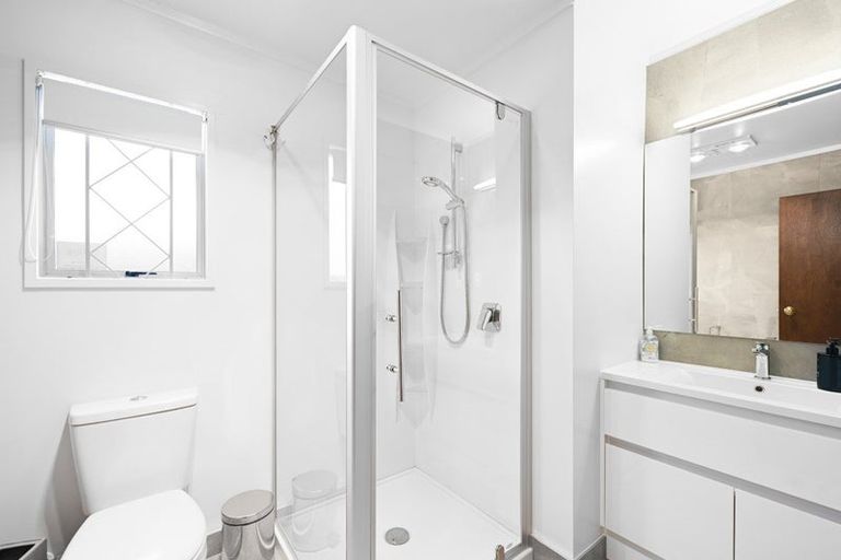 Photo of property in 28 Delamare Road, St Andrews, Hamilton, 3200