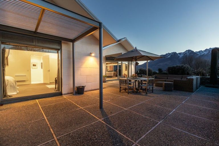 Photo of property in 3 Bayonet Peak Place, Drift Bay, Queenstown, 9371