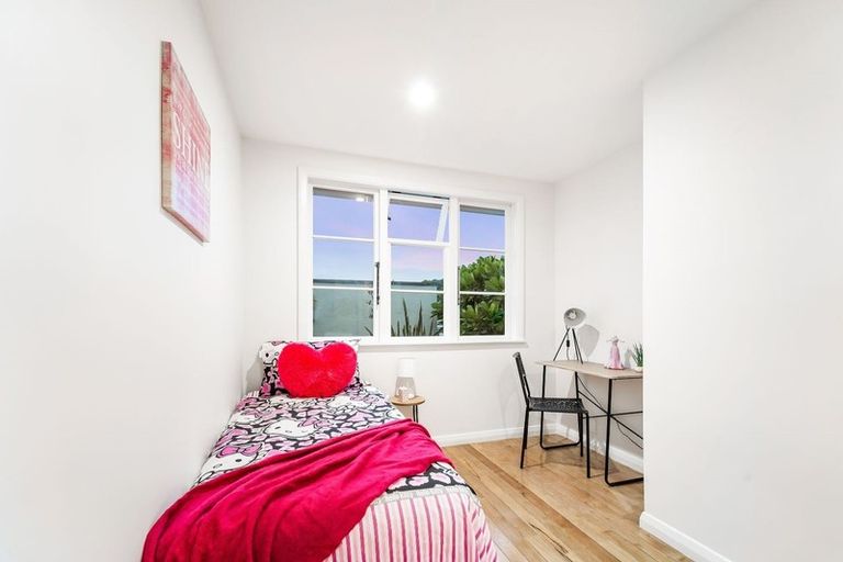 Photo of property in 15 Posa Avenue, Henderson, Auckland, 0612