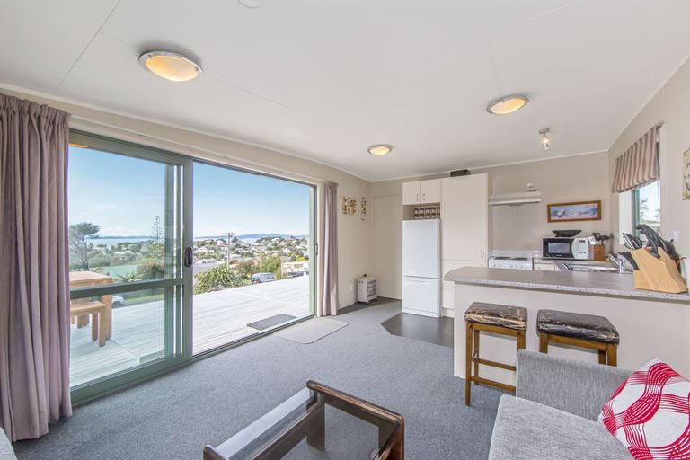 Photo of property in 20 Rangimaarie Crescent, Snells Beach, 0920