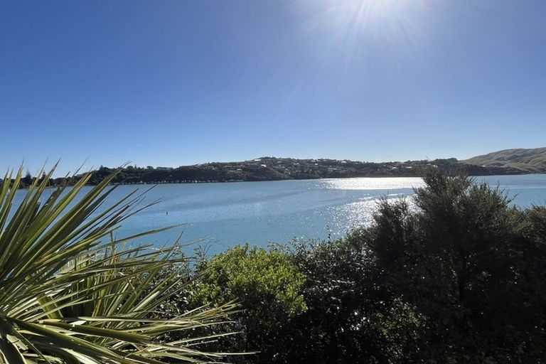 Photo of property in 16 Trevor Terrace, Paremata, Porirua, 5024