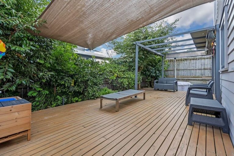 Photo of property in 3 Kuparu Street, Weymouth, Auckland, 2103