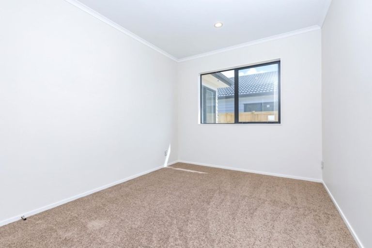 Photo of property in 46 Schoolside Road, Kumeu, 0810